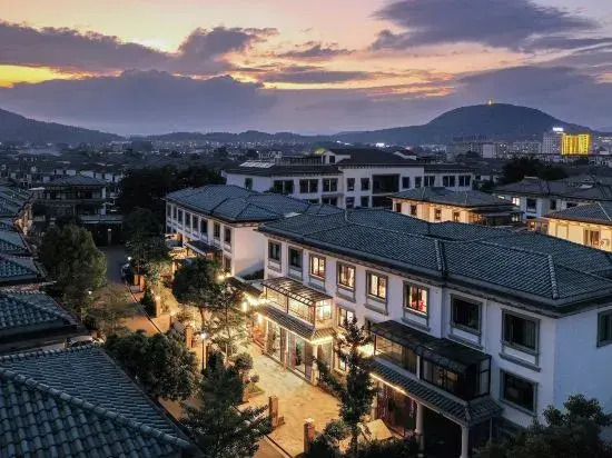 Tengchongxi Water Garden Hot Spring Homestay
