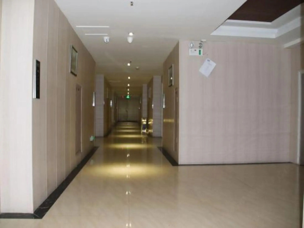 Jichu Chain Hotel Huarong Huarong Avenue