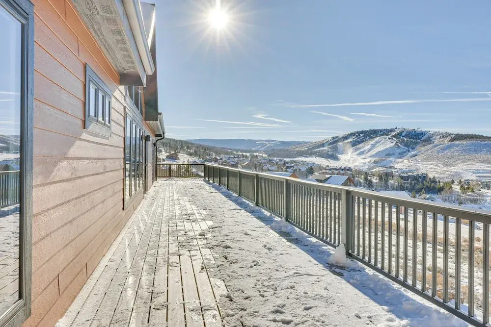 Great for Groups! Luxury Mtn-view Granby Home