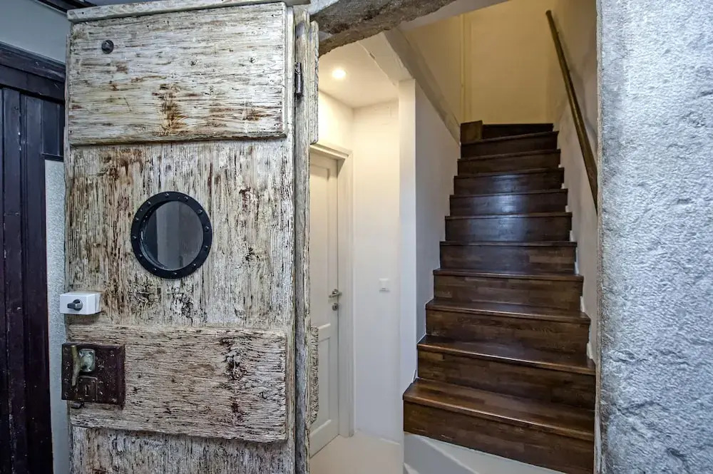 Luna Rooms and Studios