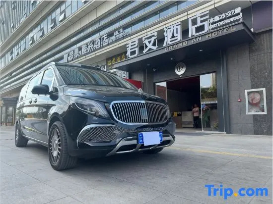 Kunming Jun'an Hotel (University Town High-speed Railway South Station)