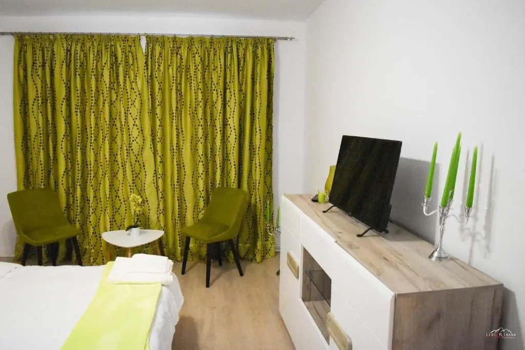 Spacious and cozy 3BD+Terrace Couples Apartment