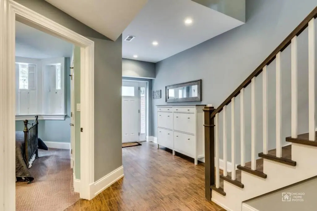 Gold coast villa with free parking garage sleeps 10