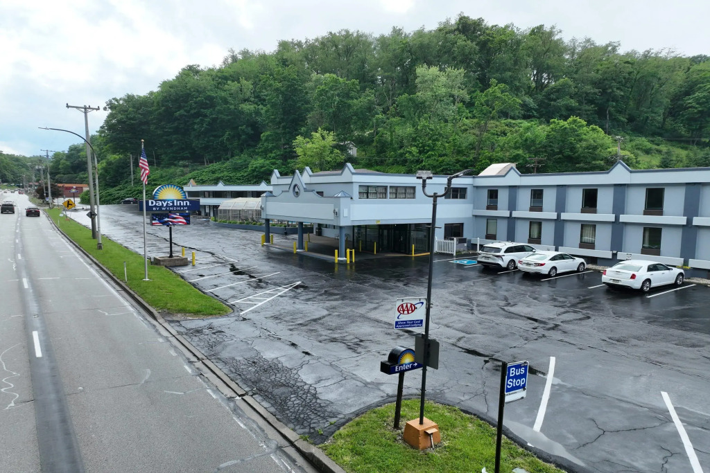 Days Inn by Wyndham Pittsburgh