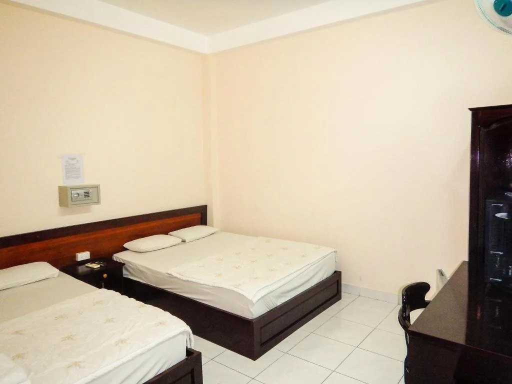 Yellow Hotel