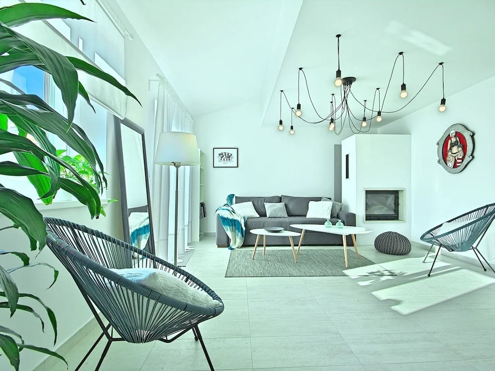 Modern Seaside Home With Swimming Pool in Vodnjan