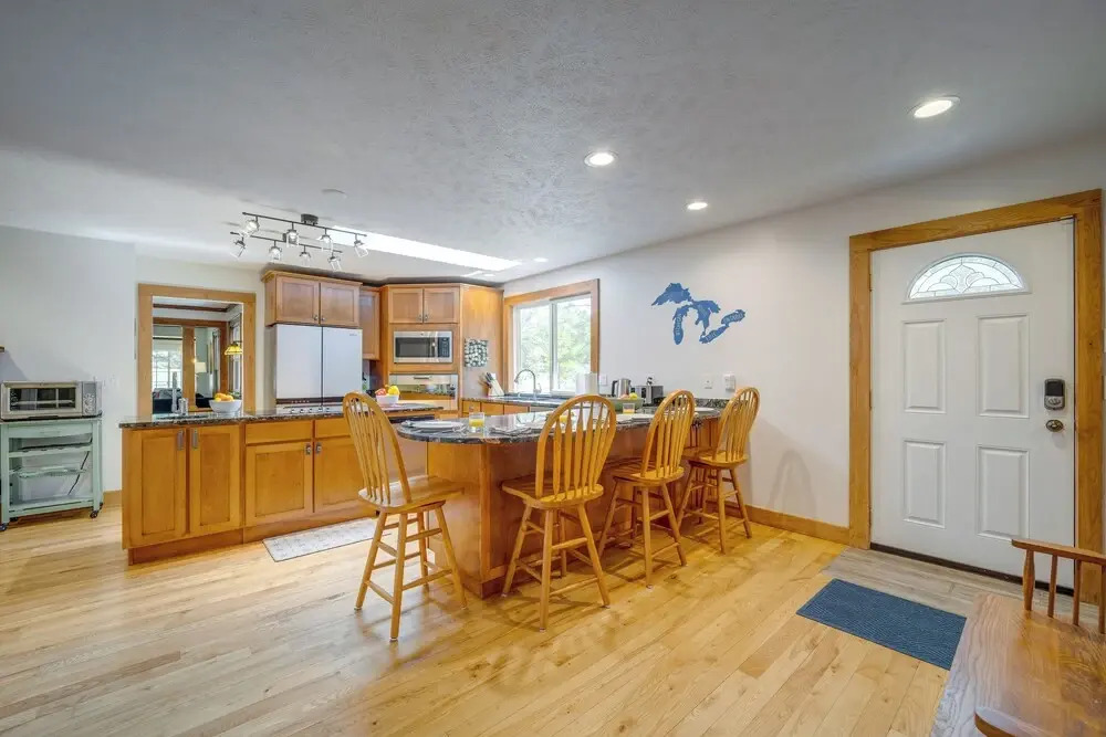 5 Mi to Schuss Mtn: Family Getaway w/ Game Room