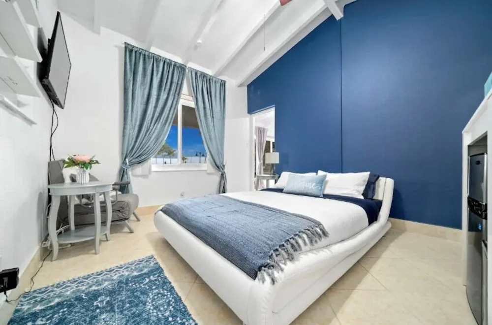 Studio On The Sand! Wake Up To The Waves/30day Min Studio Bedroom Home