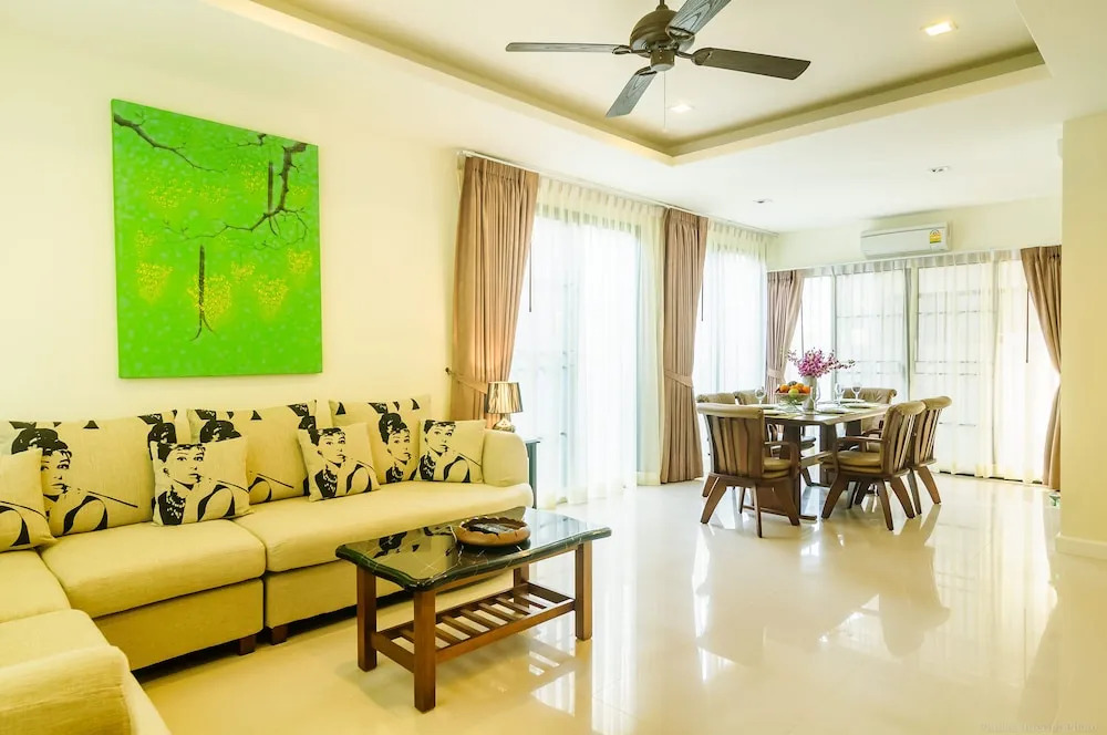 Elata House in Laguna with 3 Bedrooms