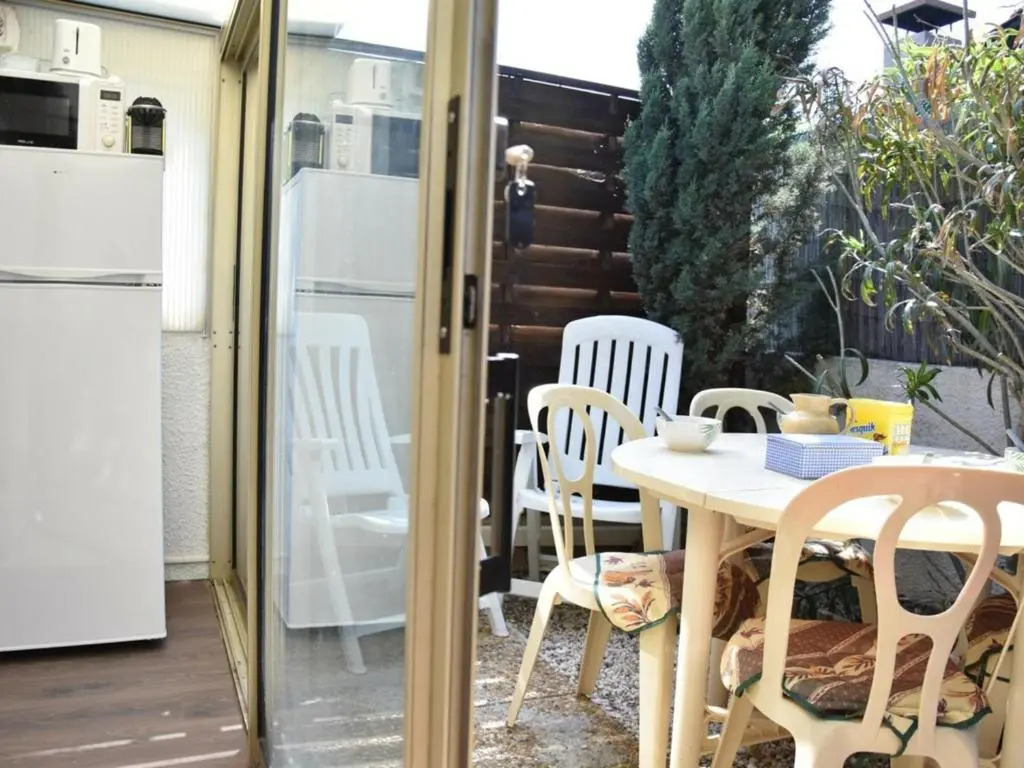 Pavillon Studio Mezzanine Avec Piscine Et Parking a Gruissan - Fr-1-409-189