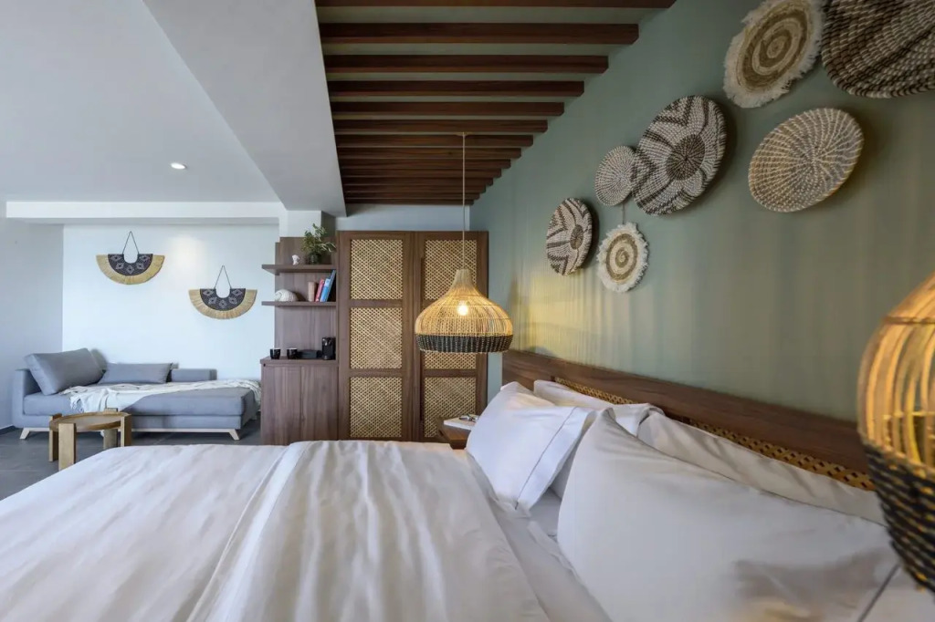 Amyntas Seafront Hotel