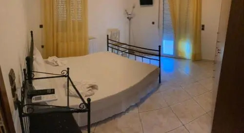 Molos Beach Rooms