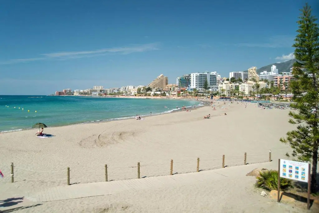 TIMON II, Luxury 3 bedroom Beachside Apartment