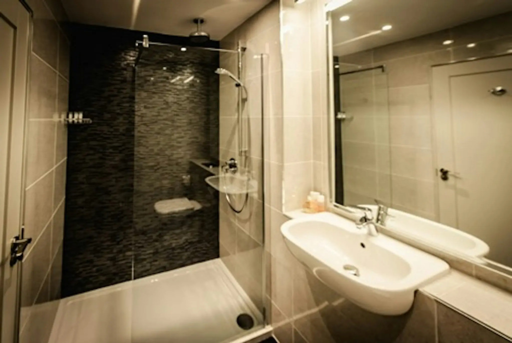 Hotel Isaacs Cork City