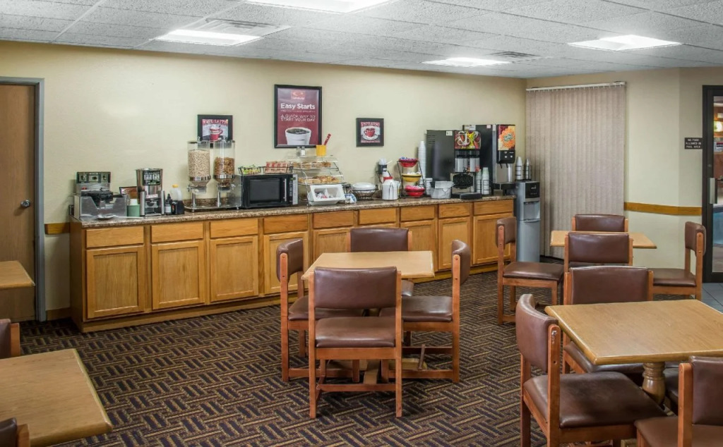 Coratel Inn and Suites By Jasper River Falls