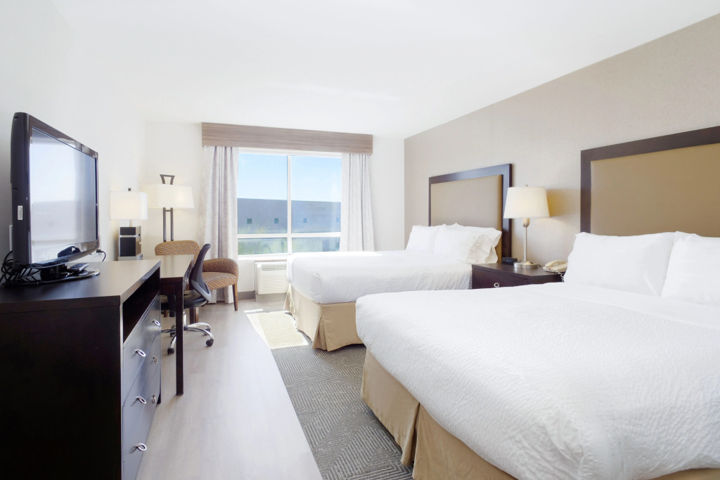 Holiday Inn & Suites Phoenix Airport by IHG