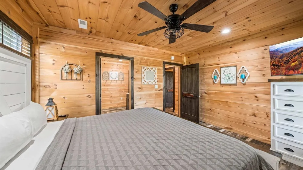 Luxury Cabin With Mountain Views Pigeon Forge