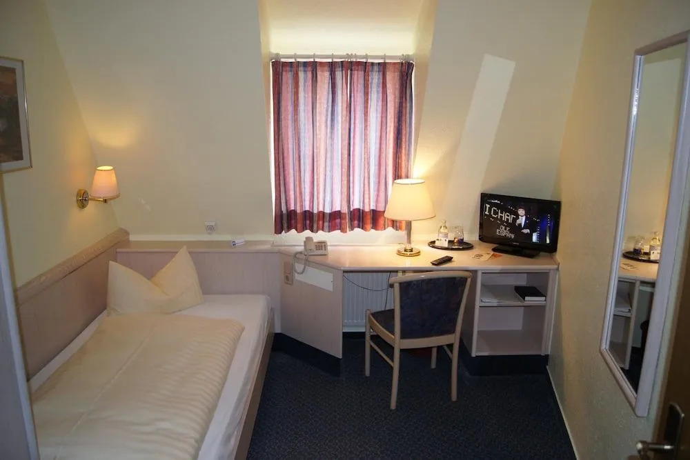Hotel "Drei Rosen" OHG Regina & Hans - Peter Faßbinder