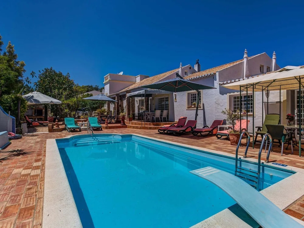 Gorgeous Holiday Home With Swimming Pool