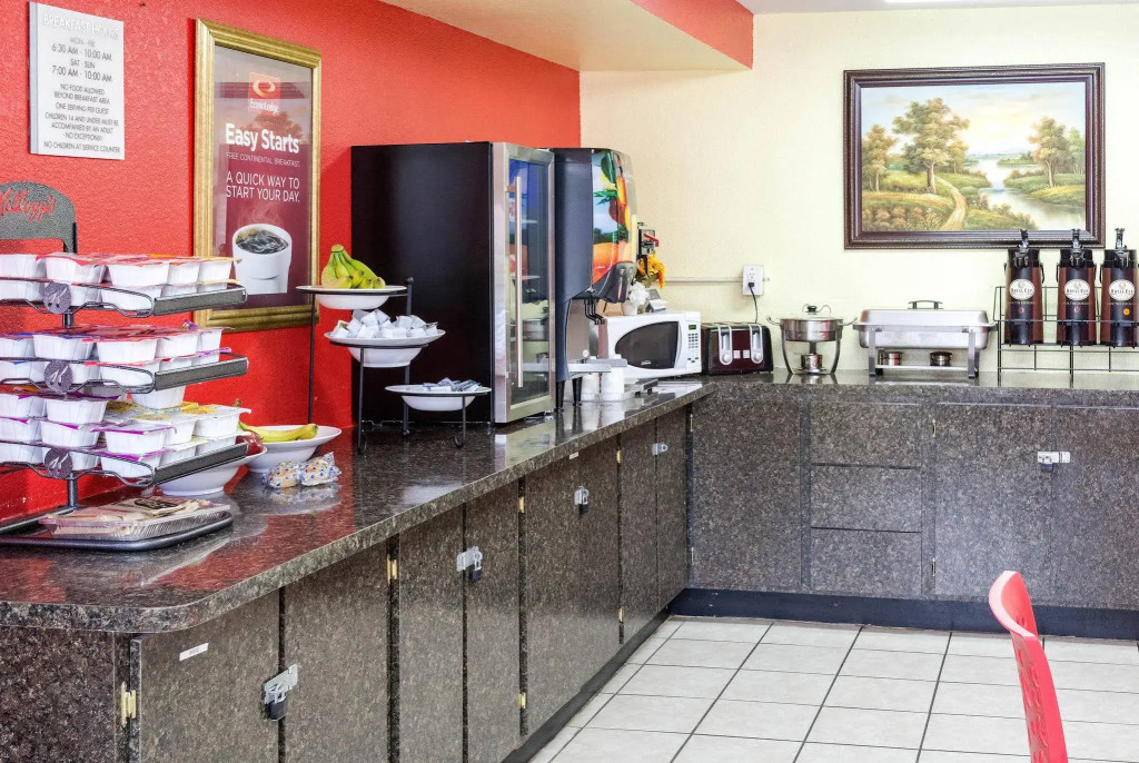 Econo Lodge Inn & Suites Virginia Beach - Norfolk