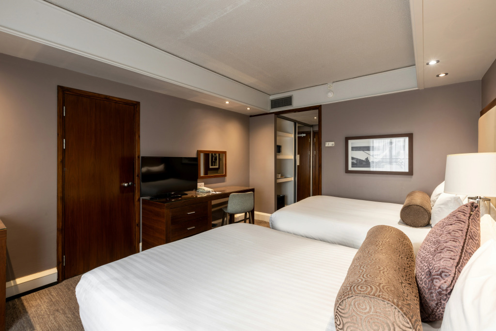 Sandman Signature London Gatwick Hotel