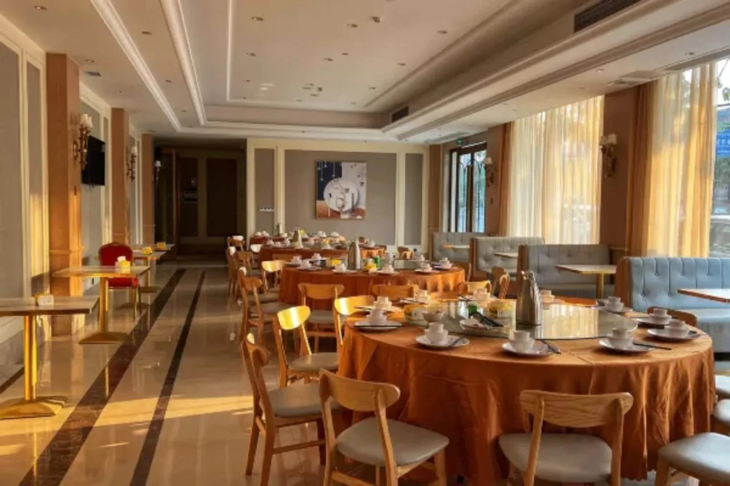 Vienna Hotel (Dongguan Wangniudun Wanghong Hub City)