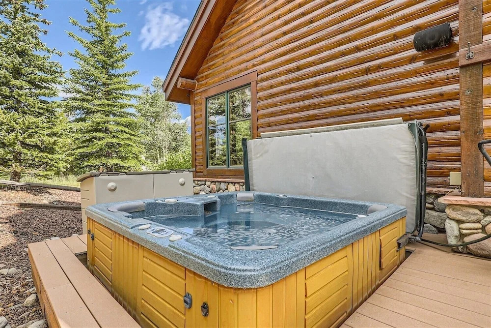 Waterdance House 4 Bedroom Home by RedAwning