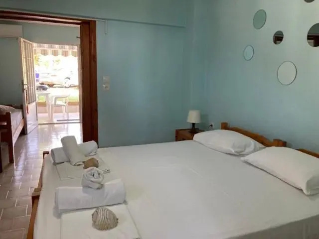 Dimitras Family Apartments 3