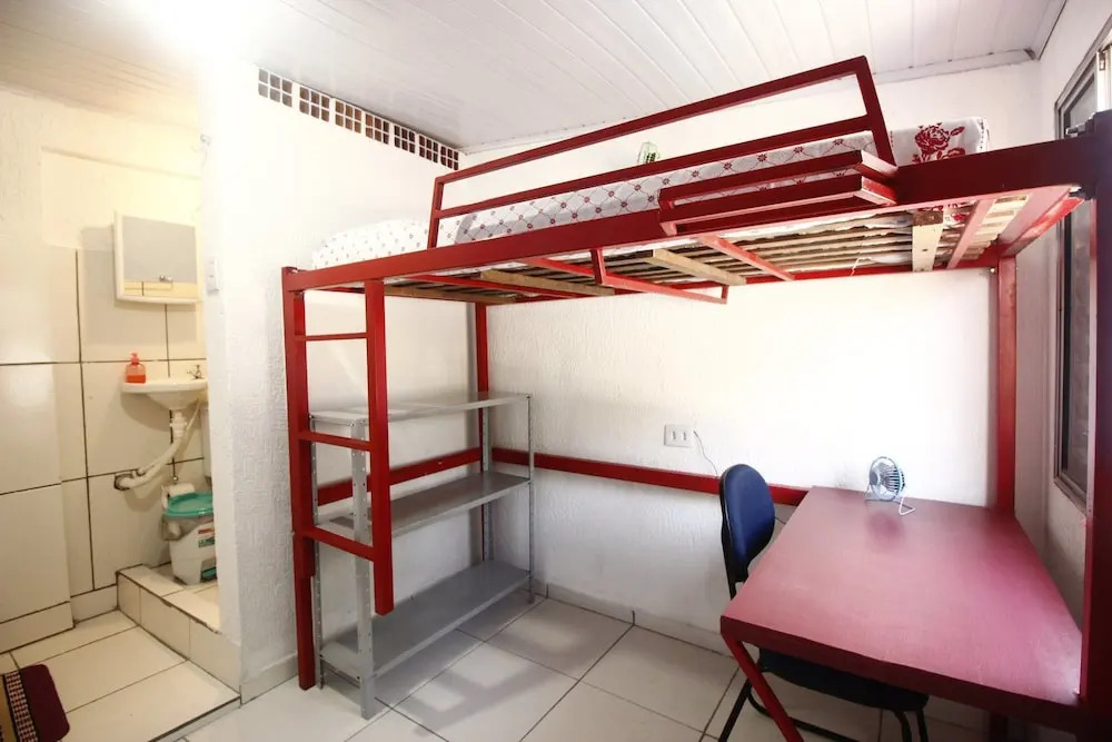 Hola Hostel