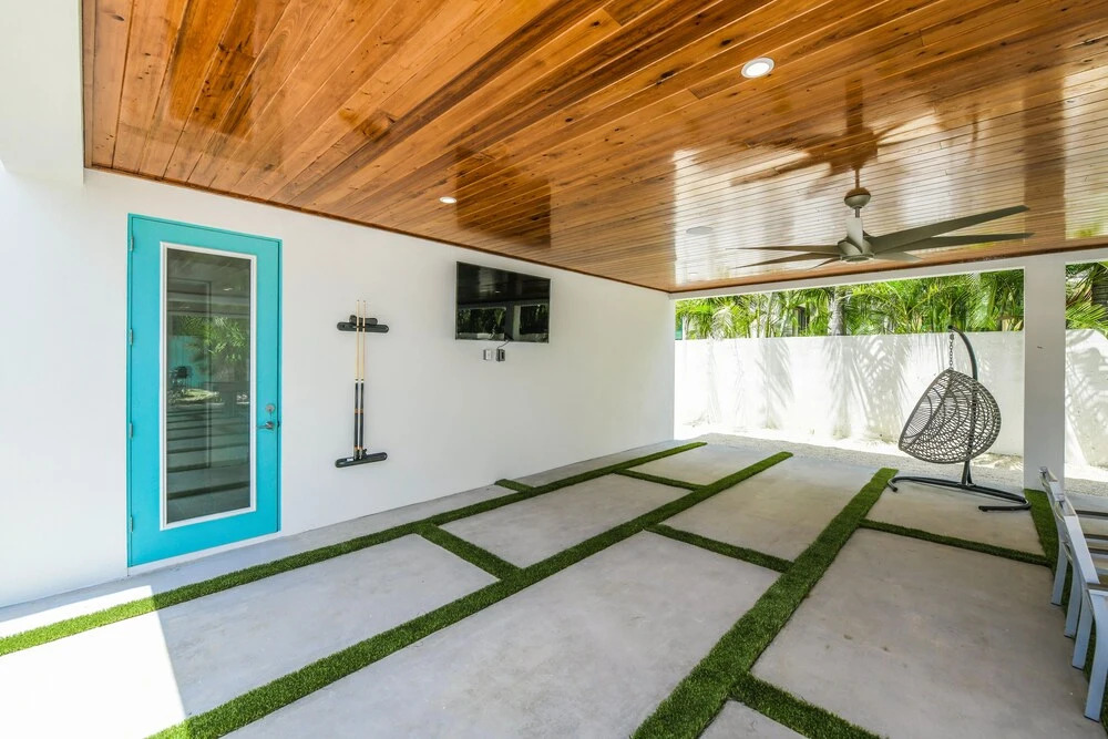 Lido Key Retreat by SKLRP