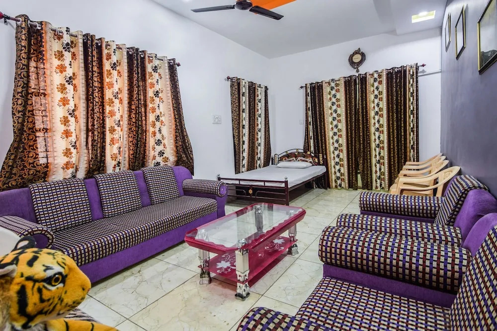 OYO 10092 Home Elegant 3BHK Villa Hiran Magri