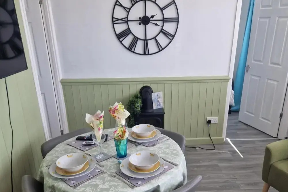 Chalet Ty Lilli Wen -Sleep 6- Pet friendly