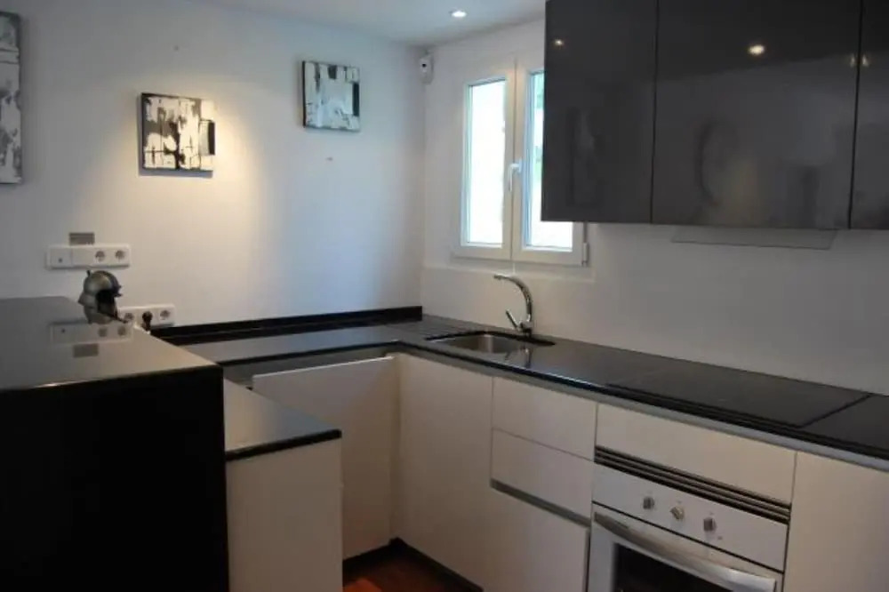 Apartment - 2 Bedrooms with Pool and Sea views - 104919