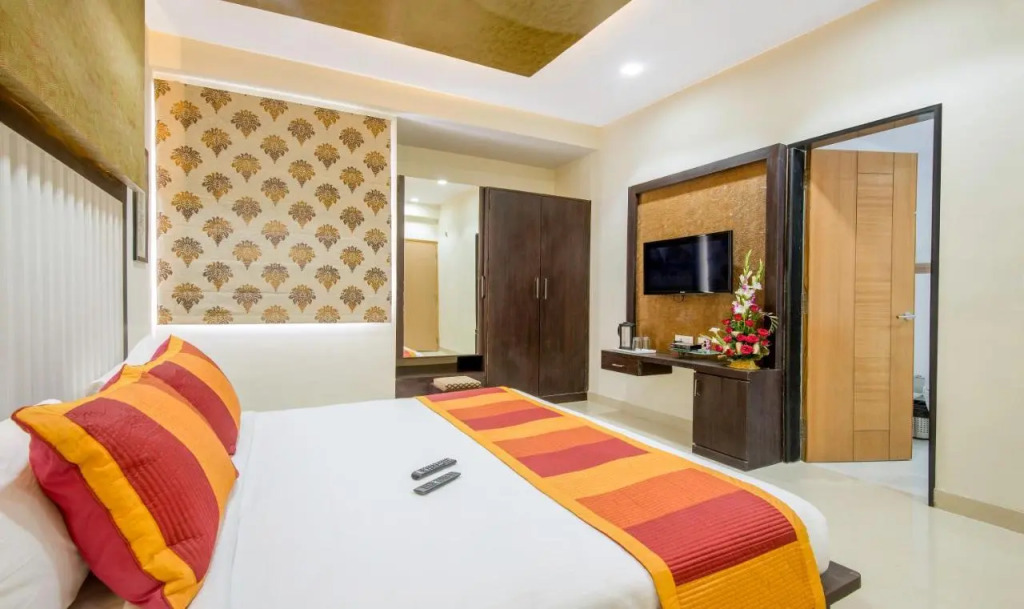 Hotel Yash Regency