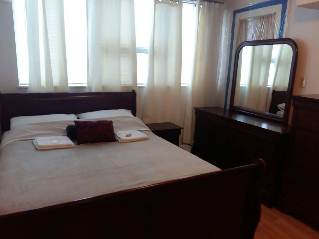 Toronto Furnished Living Pembroke