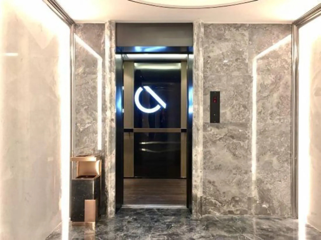 Veee Hotel