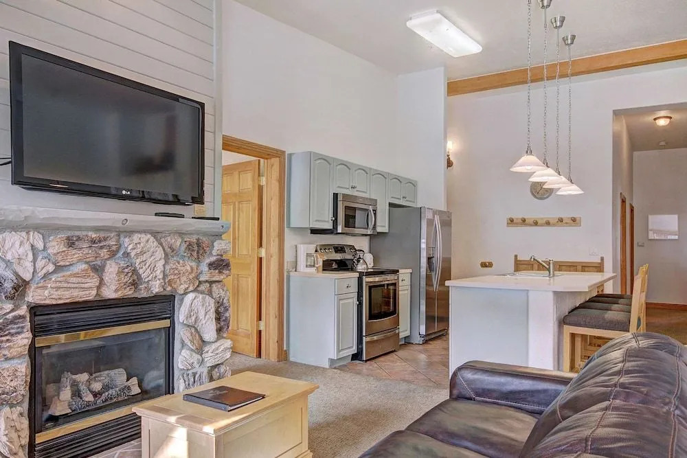 5983 Hidden River Lodge 3 Bedroom Condo by RedAwning