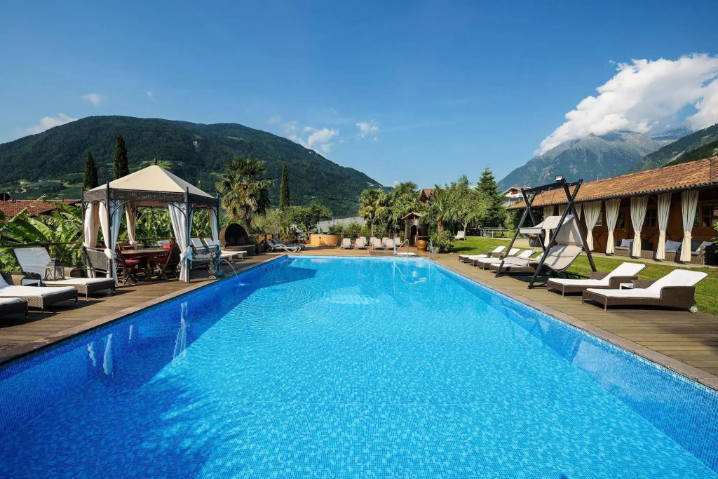 Ruster Resort