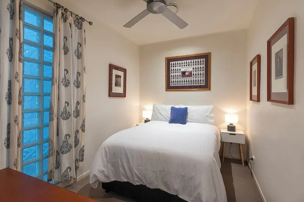 Pavillion 17 - Waterfront Spacious 4 Bedroom With Own Inground Pool And Golf Buggy