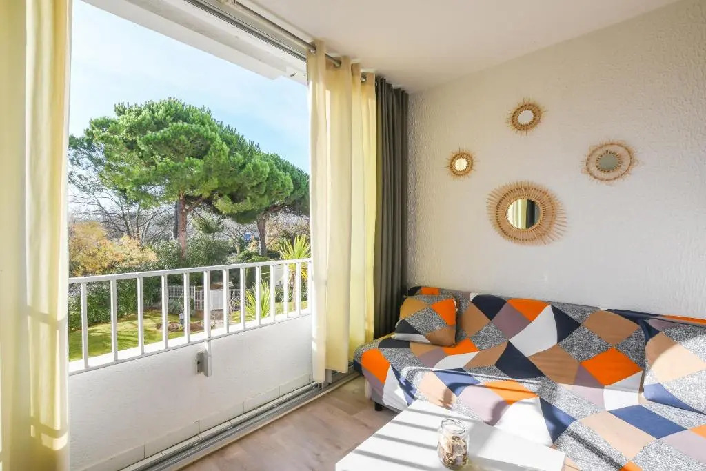 Grand Studio lumineux, piscine, quartier authentique