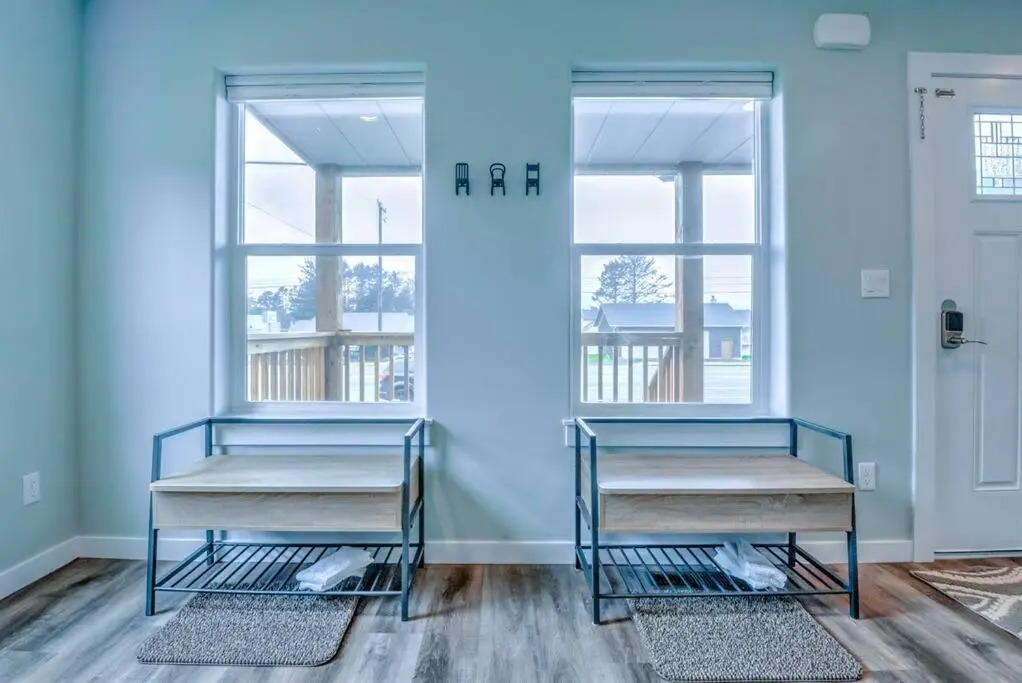 NEW Tri-Level Home with Ocean View and 3 En-Suite Bedrooms!