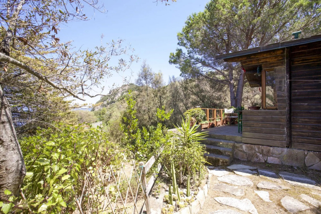Seccione Chalet 1 Finnish pine cottage with outdoor area overlooking the sea-CHALET SECCIONE 1