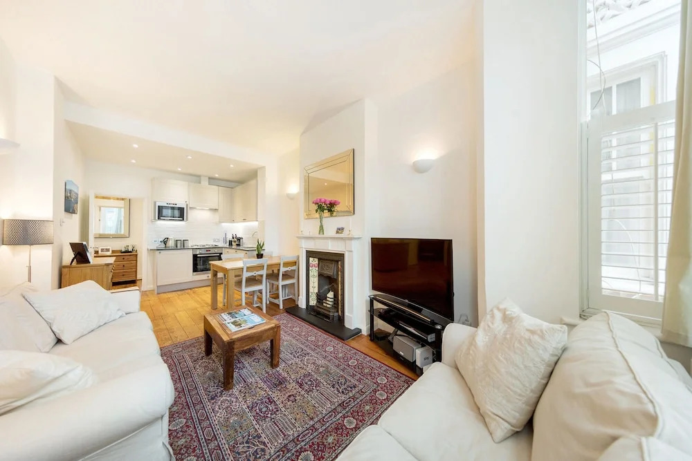 The Spacious Putney Duplex - SCF