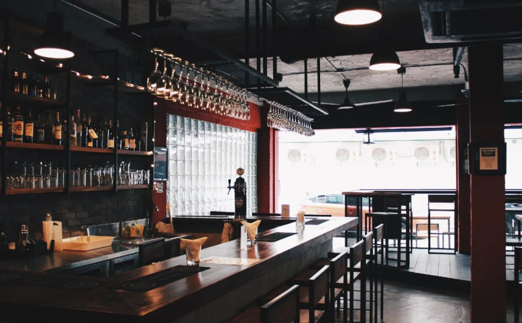 Henry's Hotel & Gastropub