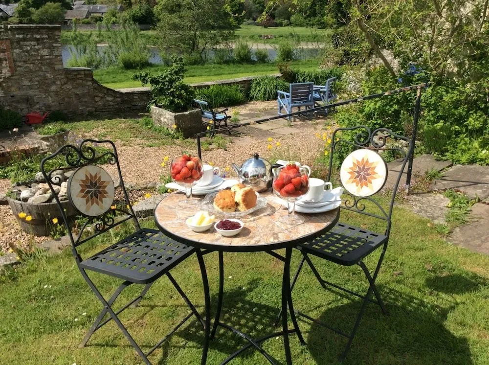 Aberllynfi Riverside Guest House