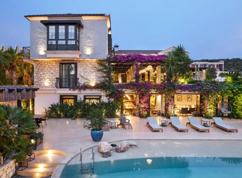 Alacatı Port Ladera Hotel