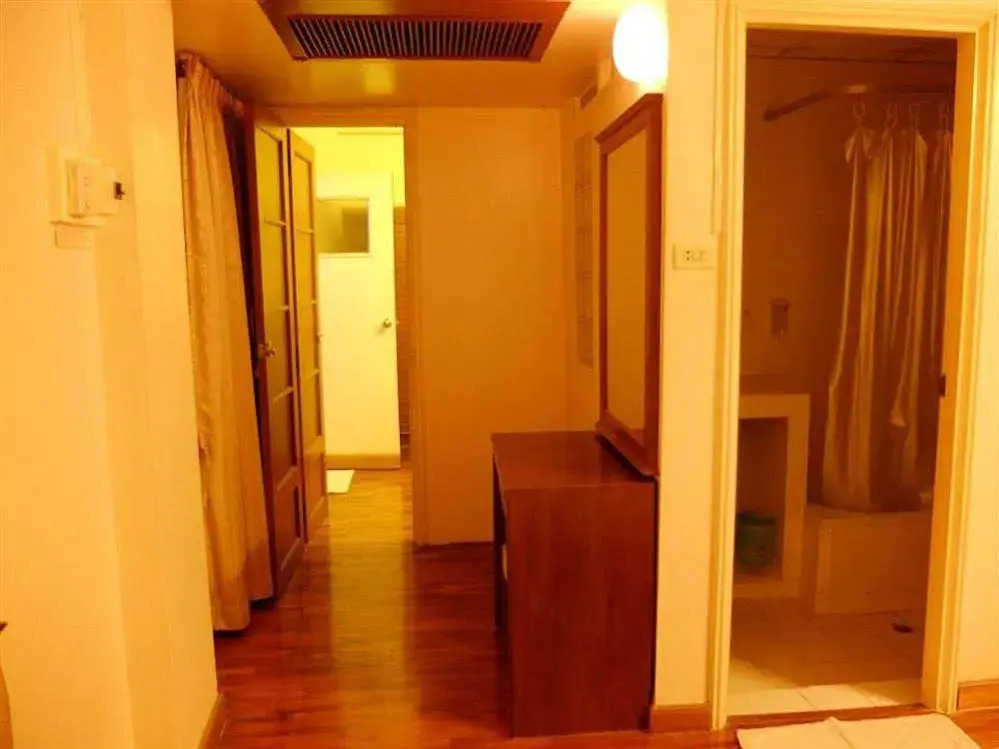 Buarawong Residence