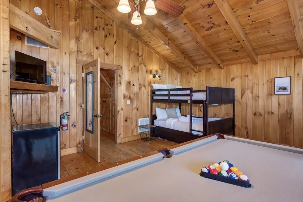 Little Cub Retreat Mtn View, Hot Tub, Indoor Pool
