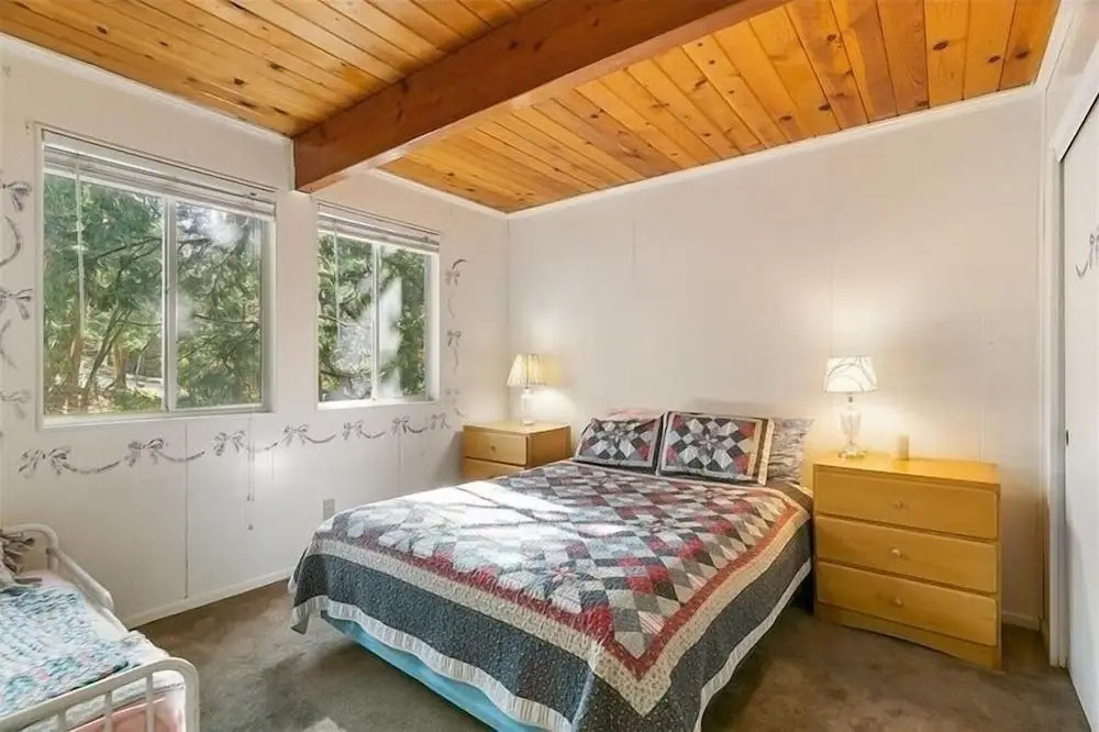 Secluded Mountain Getaway 3 Bedroom Home by RedAwning