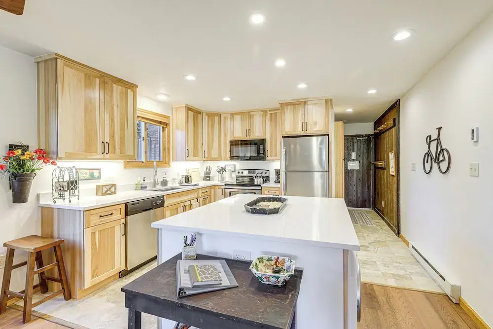 Walk to Ski Lifts: Cozy Crested Butte Condo